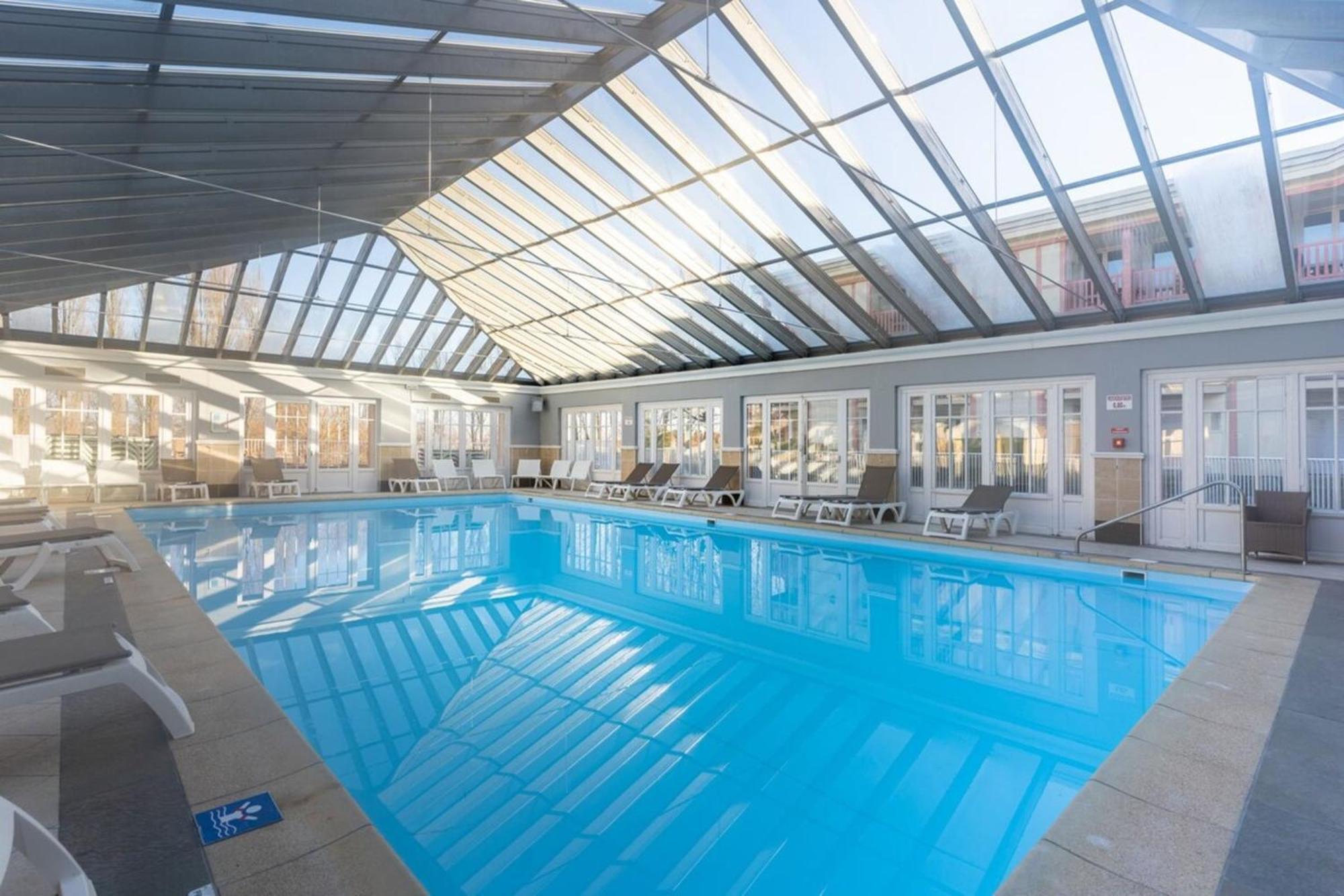 Beautiful Flat With Swimming Pool Tennis Court And Private Car Parking 09 Le Touquet Exteriör bild
