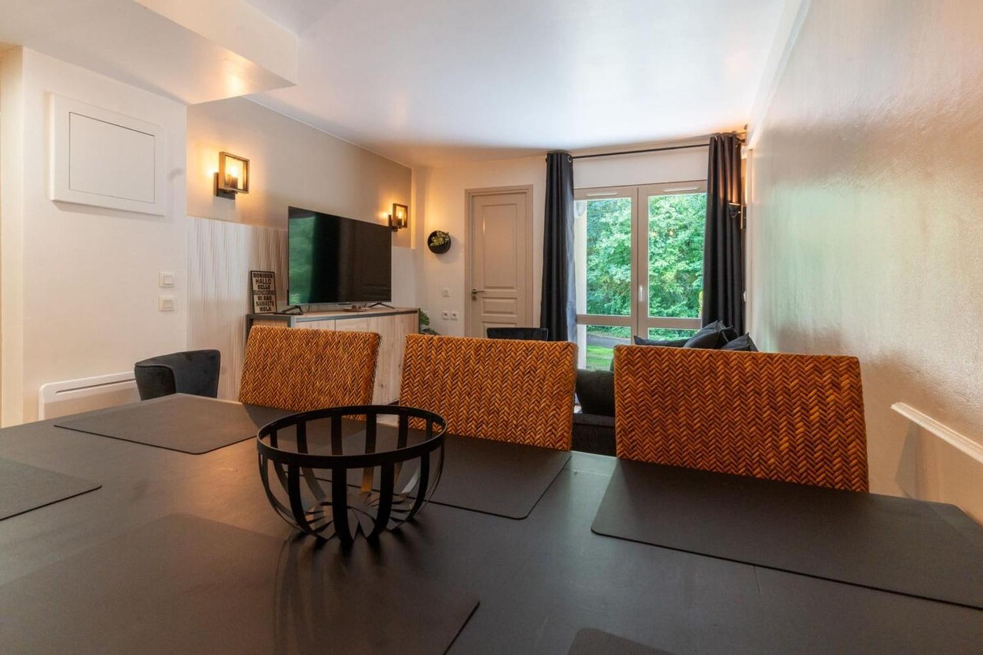 Beautiful Flat With Swimming Pool Tennis Court And Private Car Parking 09 Le Touquet Exteriör bild
