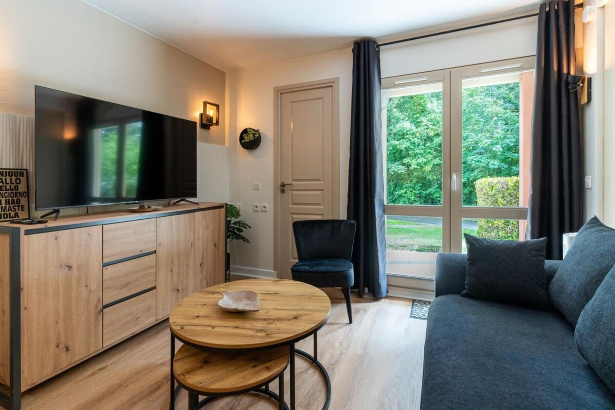 Beautiful Flat With Swimming Pool Tennis Court And Private Car Parking 09 Le Touquet Exteriör bild
